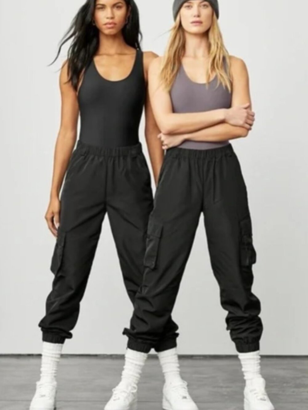 ALO Yoga It Girl Cargo Pants Black Size Small